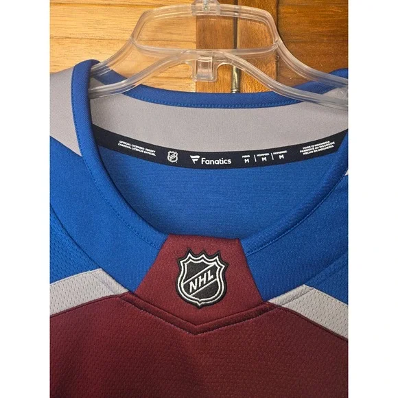 Colorado Avalanche MacKinnon Fanatics Breakaway Jersey Mens Medium NWT - Picture 3 of 7